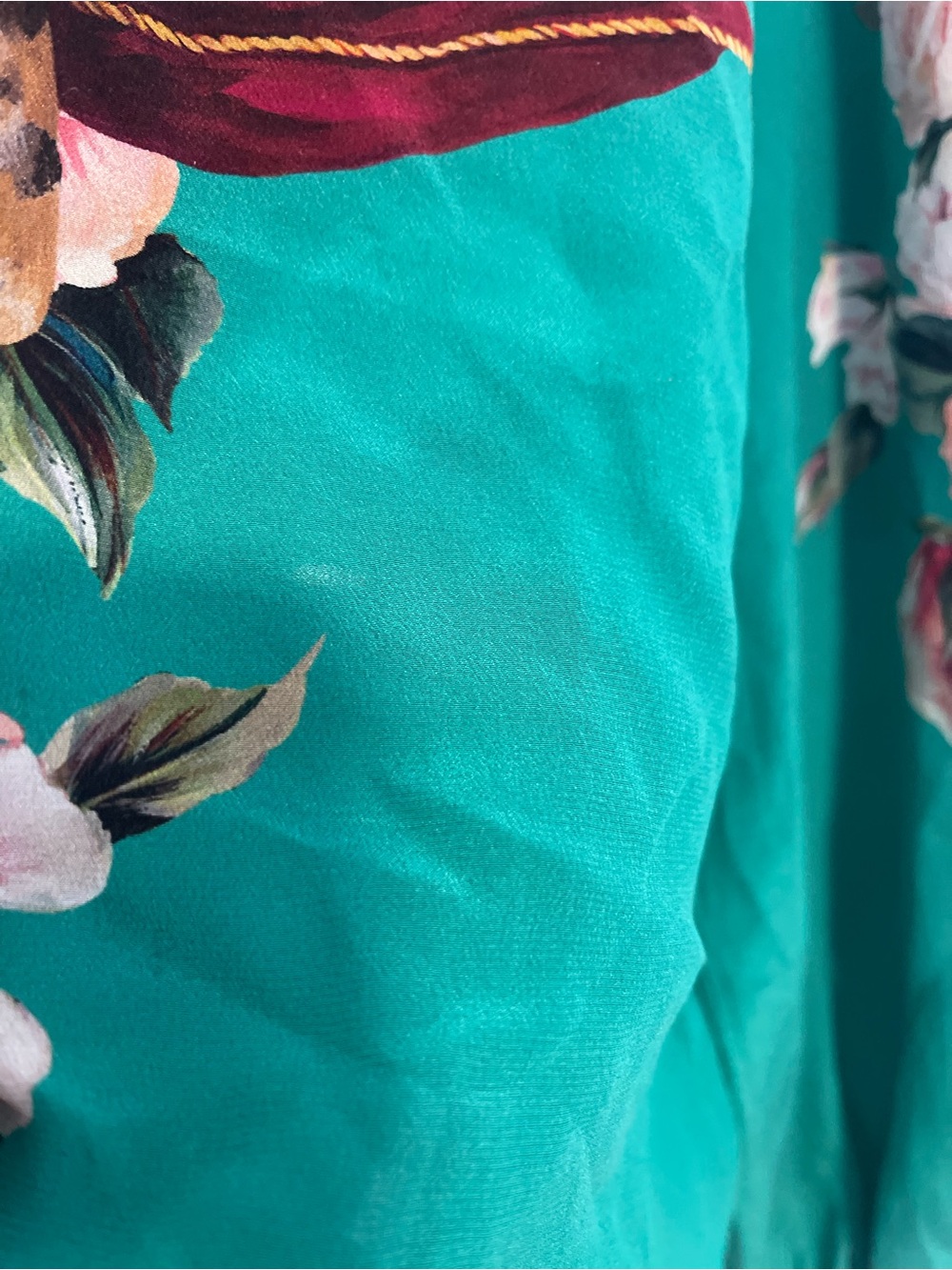 Rare & Iconic Dolce & Gabbana Green Silk "Bengal Cat & Peonies" Blouse - Picture 6 of 10